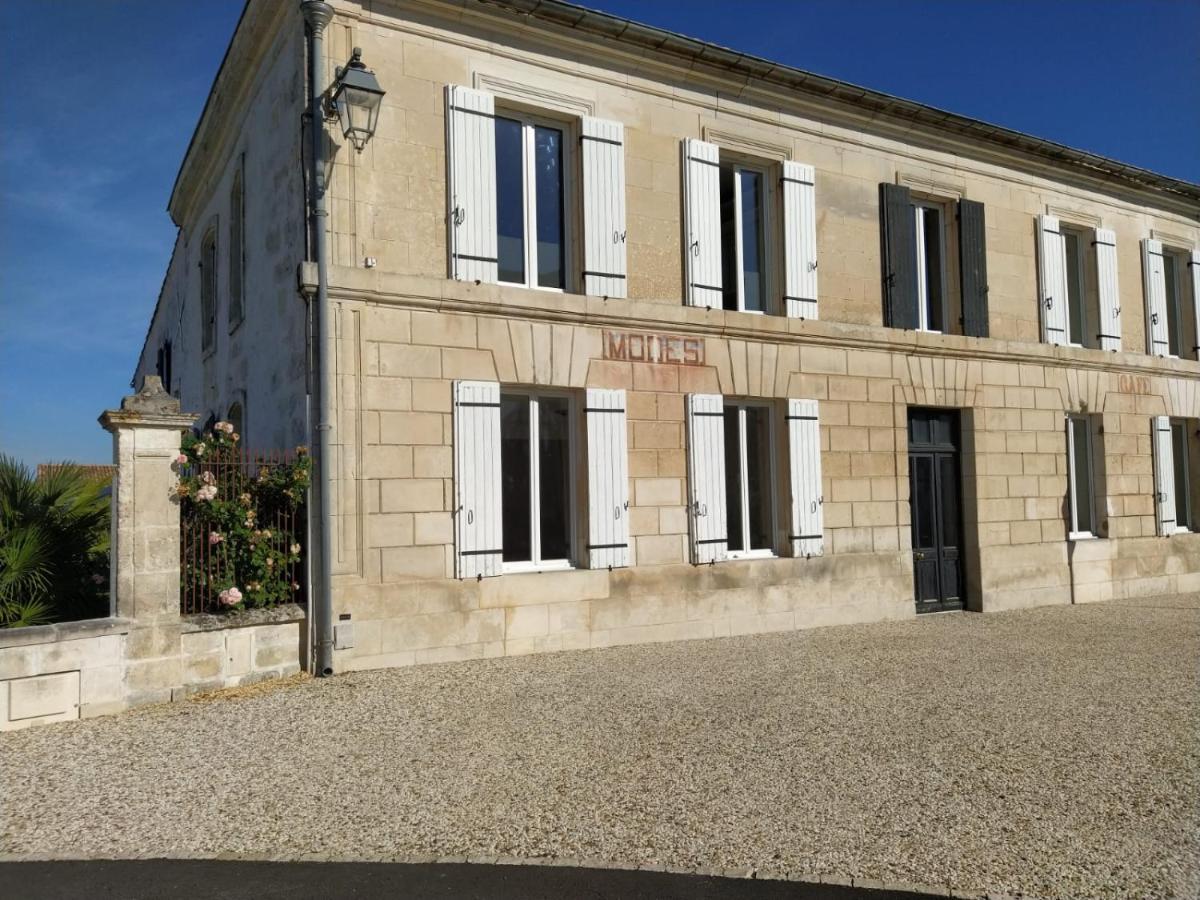 Gite Modes Et Cafe Epargnes Exterior foto